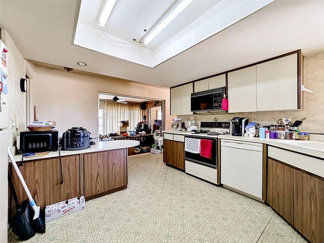 7401 13TH AVENUE W, Bradenton, FL 34209