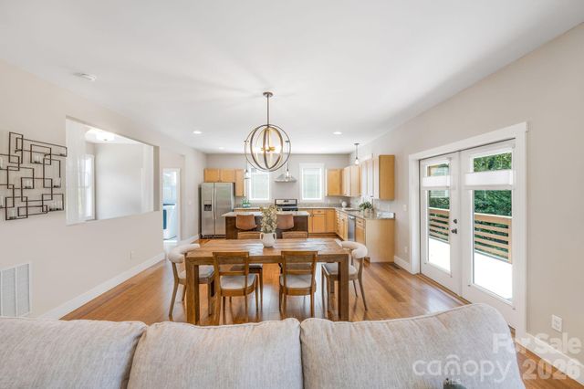 27 Hubbard Avenue, Asheville, NC 28806