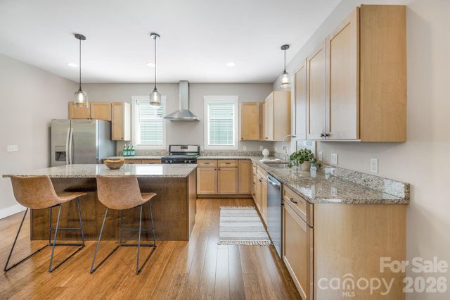 27 Hubbard Avenue, Asheville, NC 28806