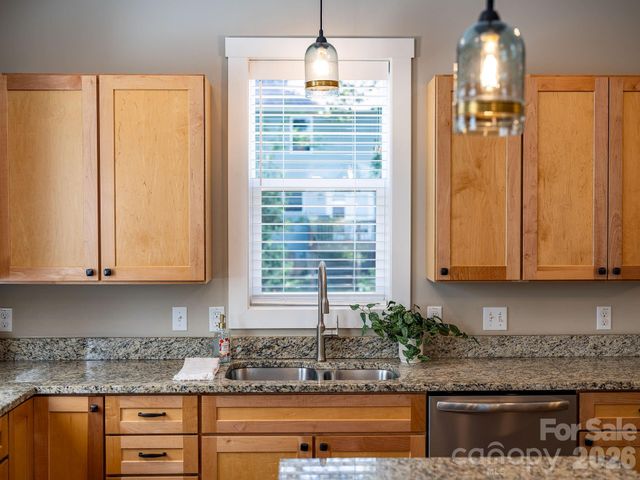 27 Hubbard Avenue, Asheville, NC 28806