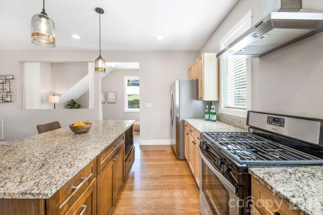 27 Hubbard Avenue, Asheville, NC 28806
