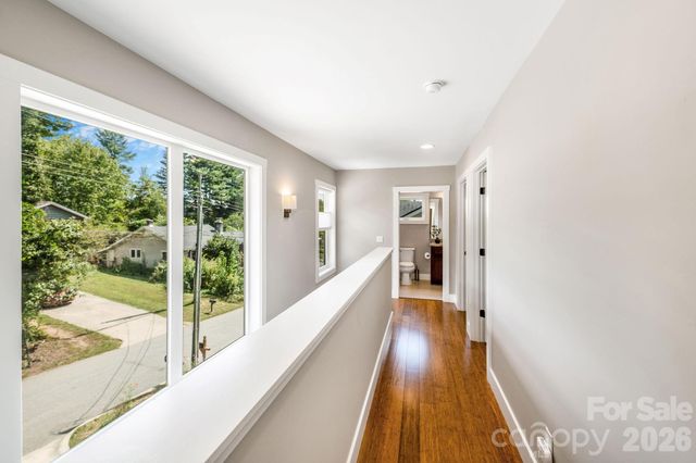 27 Hubbard Avenue, Asheville, NC 28806