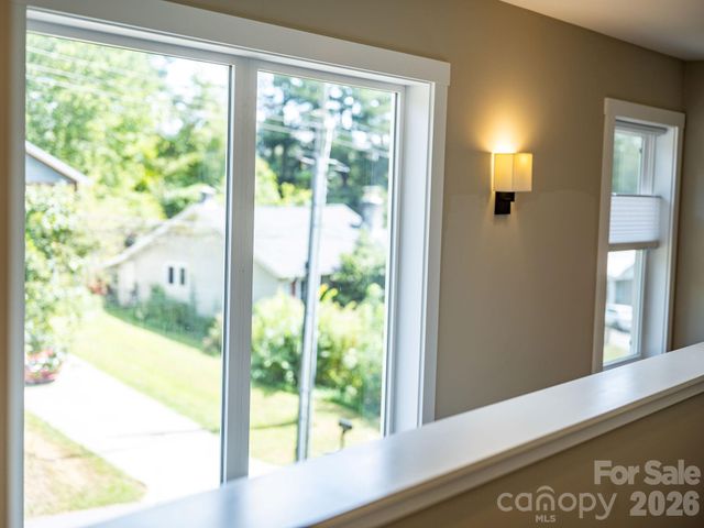27 Hubbard Avenue, Asheville, NC 28806