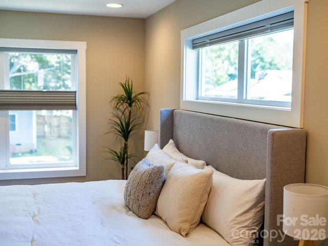 27 Hubbard Avenue, Asheville, NC 28806