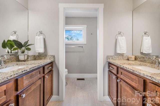 27 Hubbard Avenue, Asheville, NC 28806