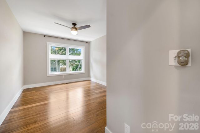 27 Hubbard Avenue, Asheville, NC 28806