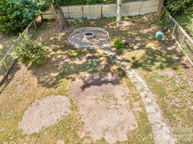 27 Hubbard Avenue, Asheville, NC 28806