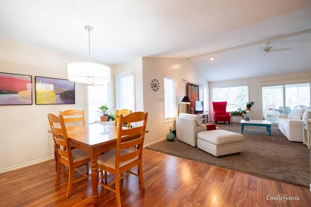 1361 E Pointe Ridge, Holland, MI 49423