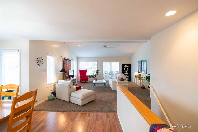 1361 E Pointe Ridge, Holland, MI 49423