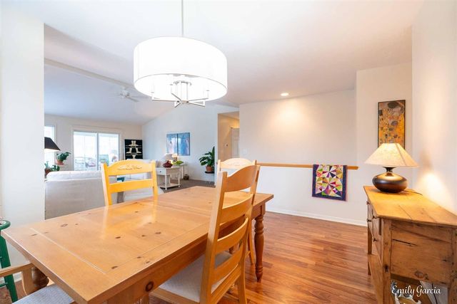 1361 E Pointe Ridge, Holland, MI 49423