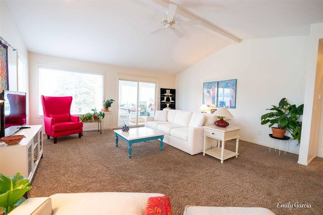 1361 E Pointe Ridge, Holland, MI 49423