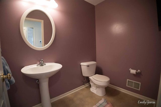 1361 E Pointe Ridge, Holland, MI 49423