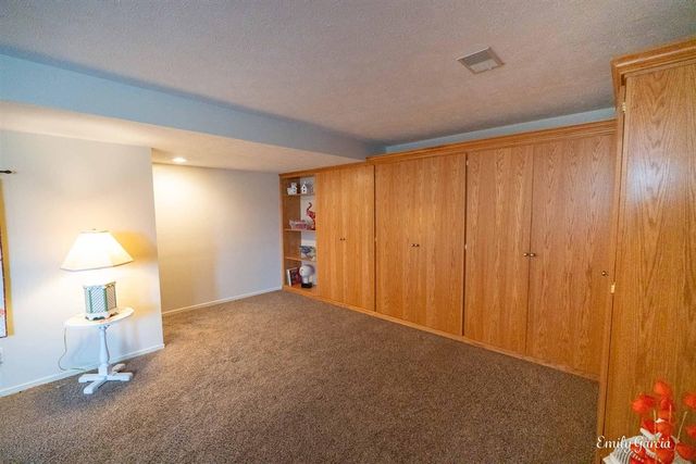 1361 E Pointe Ridge, Holland, MI 49423