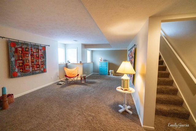 1361 E Pointe Ridge, Holland, MI 49423