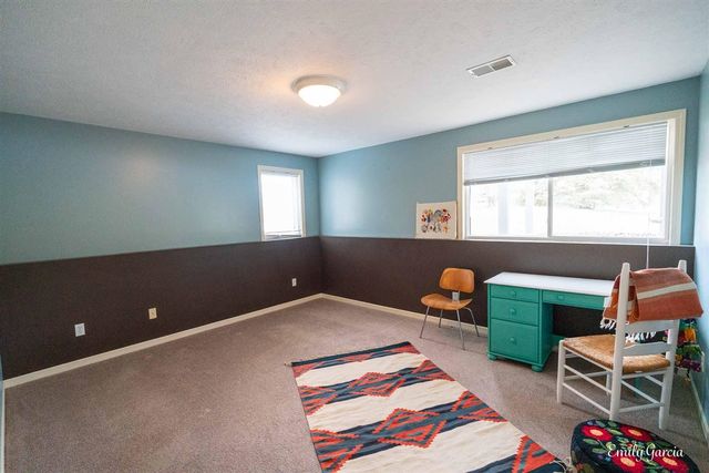 1361 E Pointe Ridge, Holland, MI 49423