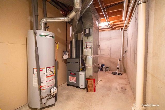 1361 E Pointe Ridge, Holland, MI 49423