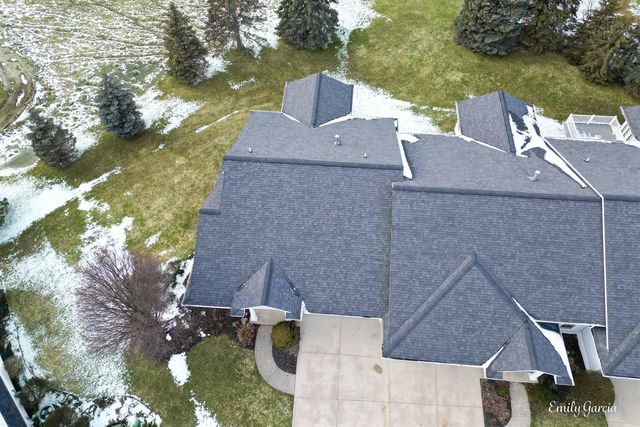 1361 E Pointe Ridge, Holland, MI 49423