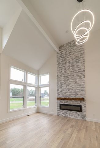 17 Woodland Ln, Belchertown, MA 01007