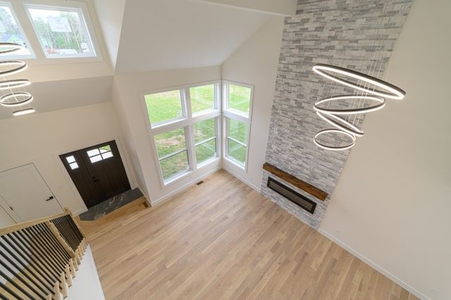 17 Woodland Ln, Belchertown, MA 01007