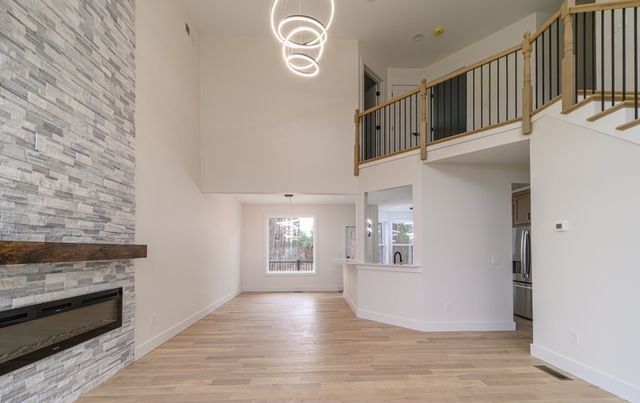 17 Woodland Ln, Belchertown, MA 01007