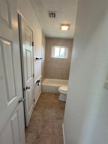 4614 SW G Ave, Lawton, OK 73505