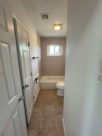 4614 SW G Ave, Lawton, OK 73505