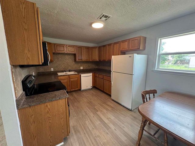4614 SW G Ave, Lawton, OK 73505