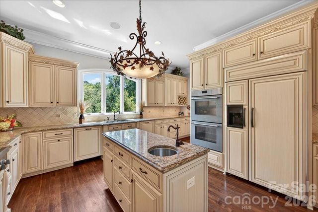 5424 Gorham Drive, Charlotte, NC 28226