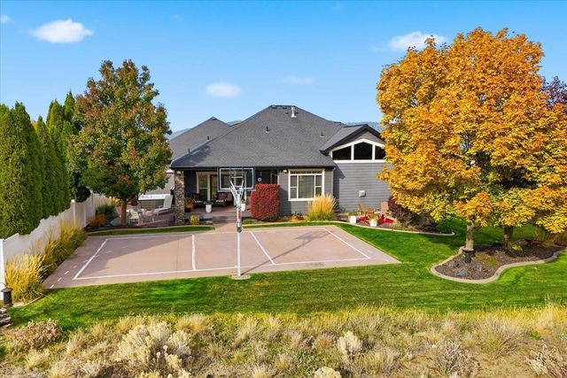 10905 N Acoma Dr, Spokane, WA 99208