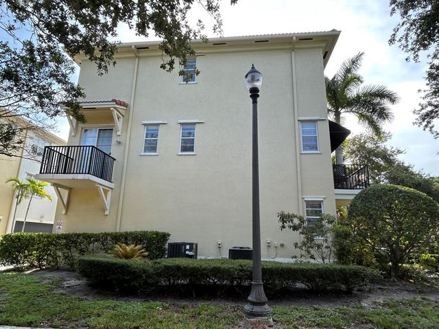 169 Cat Rock Lane, Jupiter, FL 33458