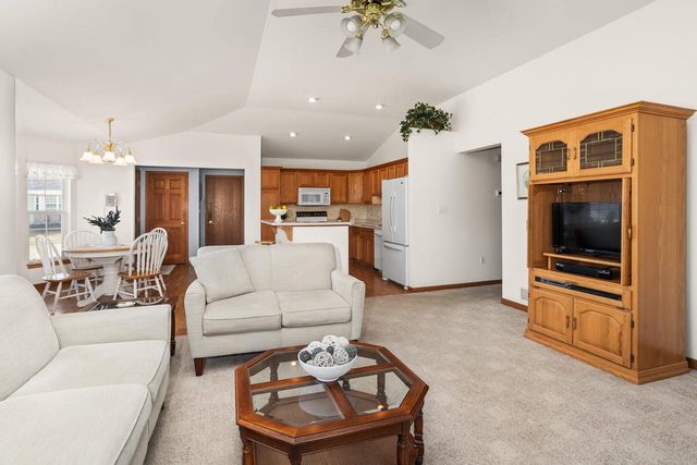 N96W14204 Knollcrest COURT, Germantown, WI 53022