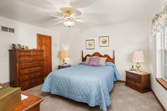 N96W14204 Knollcrest COURT, Germantown, WI 53022