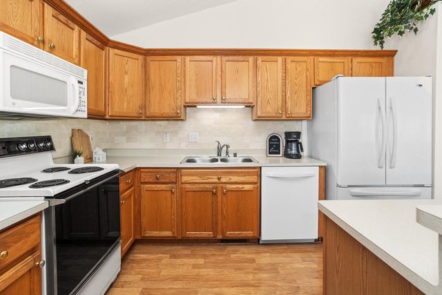 N96W14204 Knollcrest COURT, Germantown, WI 53022