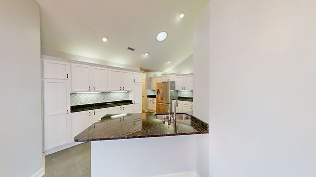 135-2 Hidden Creek Circle, Dothan, AL 36301