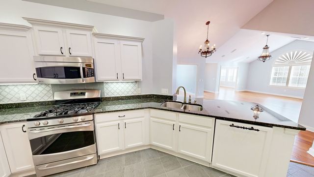 135-2 Hidden Creek Circle, Dothan, AL 36301