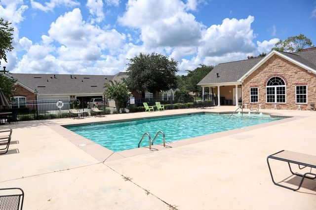 135-2 Hidden Creek Circle, Dothan, AL 36301