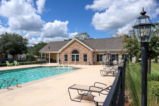 135-2 Hidden Creek Circle, Dothan, AL 36301