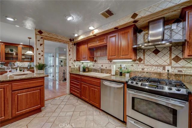 15335 Magnolia 216, Sherman Oaks, CA 91403