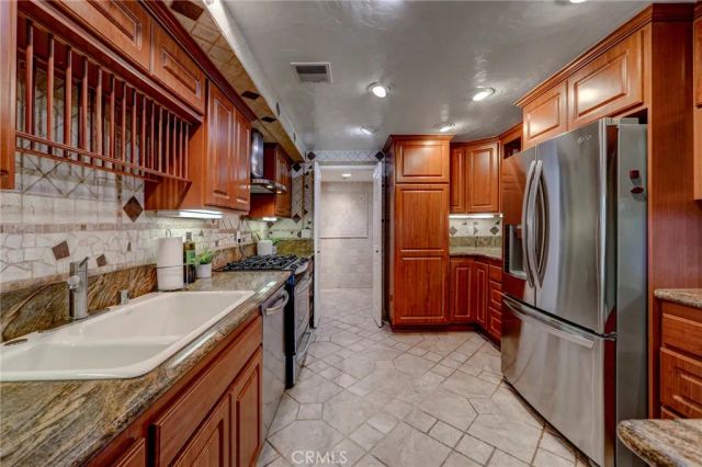 15335 Magnolia 216, Sherman Oaks, CA 91403