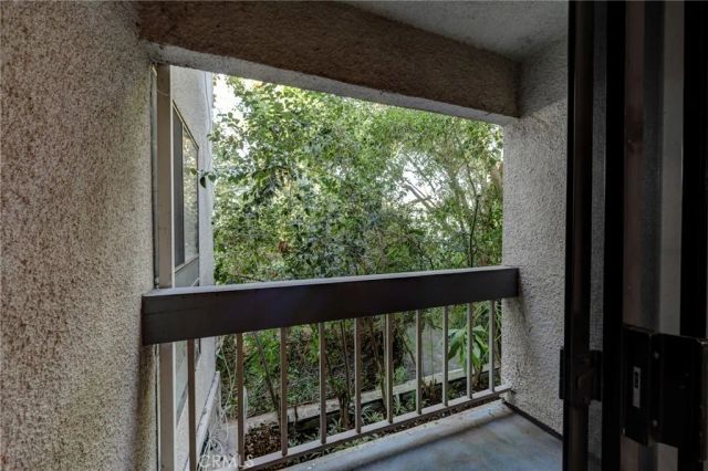 15335 Magnolia 216, Sherman Oaks, CA 91403