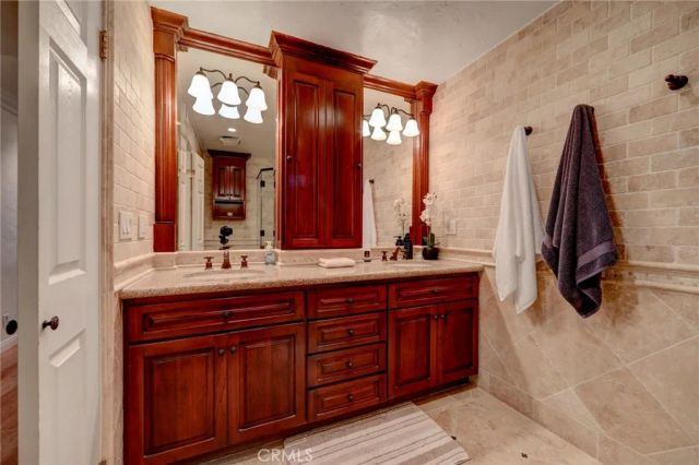 15335 Magnolia 216, Sherman Oaks, CA 91403