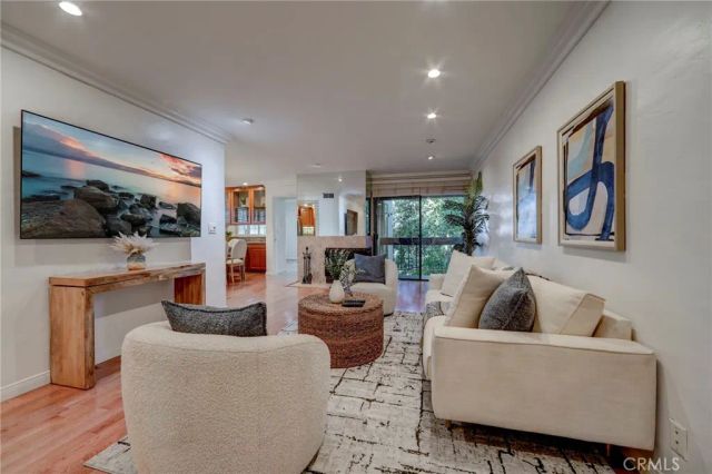 15335 Magnolia 216, Sherman Oaks, CA 91403