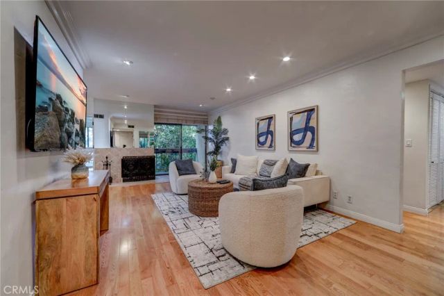 15335 Magnolia 216, Sherman Oaks, CA 91403