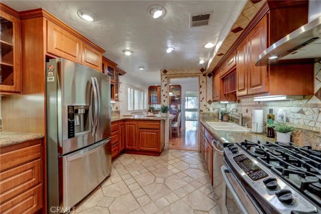 15335 Magnolia 216, Sherman Oaks, CA 91403