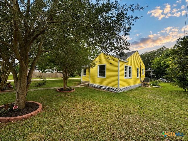 1109 4th Street, Palacios, TX 77465