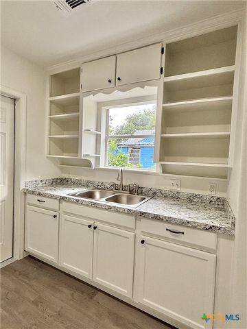 1109 4th Street, Palacios, TX 77465