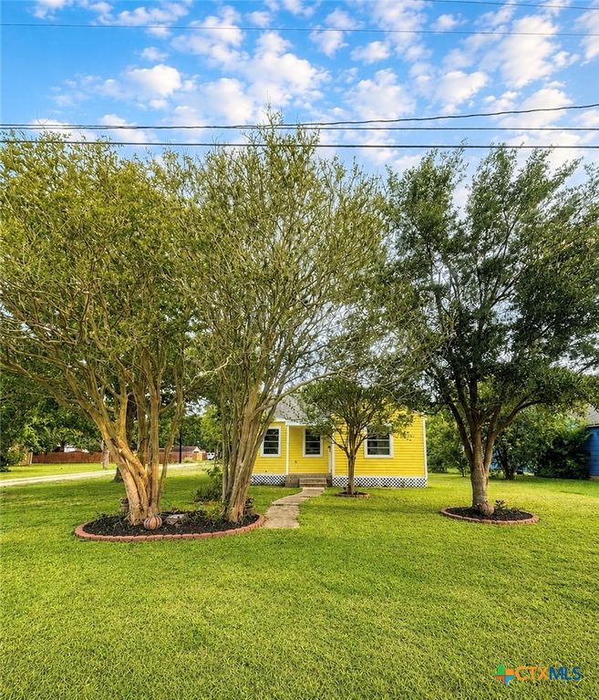 1109 4th Street, Palacios, TX 77465