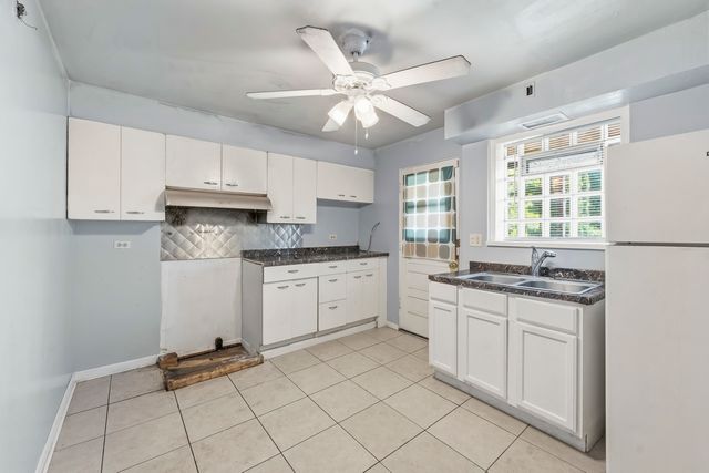 7843 S Yates Boulevard, Chicago, IL 60649
