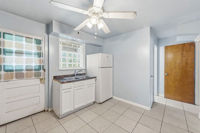 7843 S Yates Boulevard, Chicago, IL 60649