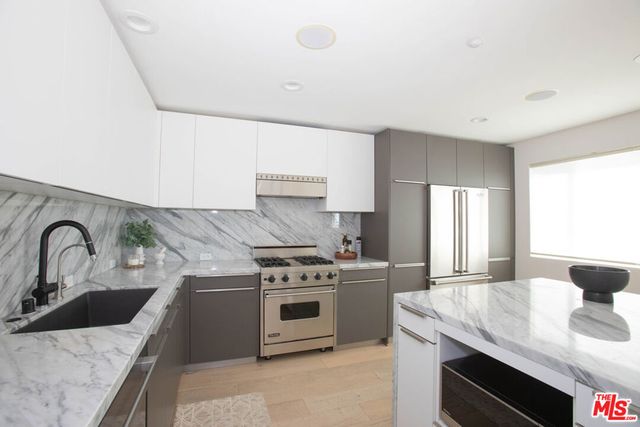 1212 Ocean Park Boulevard 16, Santa Monica, CA 90405